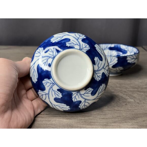 3 of 4 1/4" OMC Blue & White Porcelain Bowl, Hand Painted Flower & Leaves Japan - Picture 6 of 9